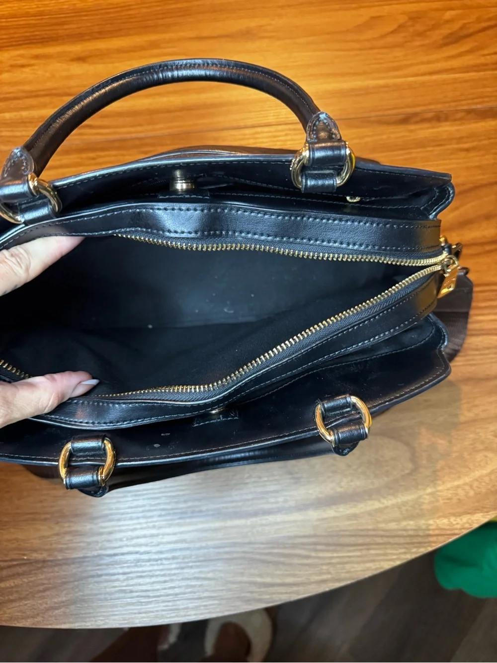 Coach tote signature